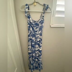 Beautiful Reformation Nikita dress with a timeless print. Dress it up  or down!
